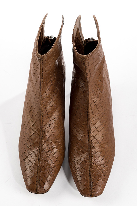 Women's caramel brown elegant ankle boots, with a zip at the back. Square toe. Medium block heels - Top view